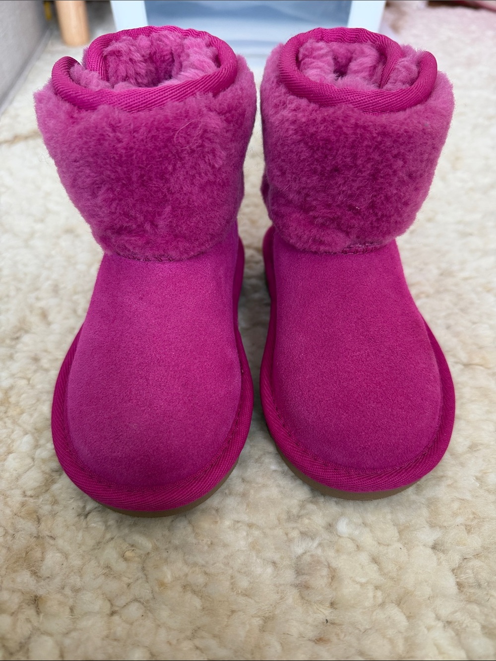 New without box girls pink Ugg boots size 8